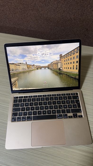 MacBook Air M1 Gold 256GB/8GB RAM 13-INCH La cutie