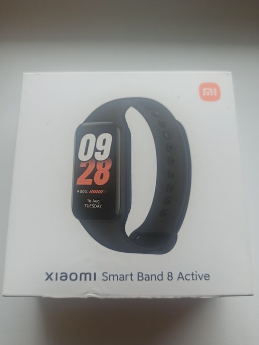 Нова гривна Xiaomi smart band 8 active