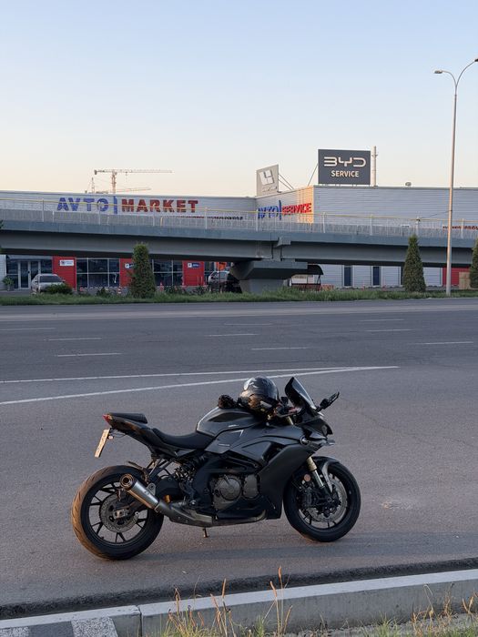 Qj moto 600 rr  4899$