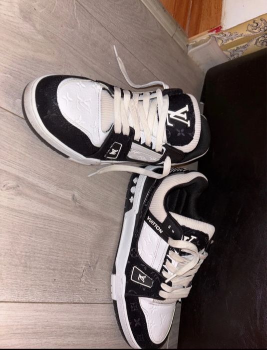 Adidasi Louis vuitton