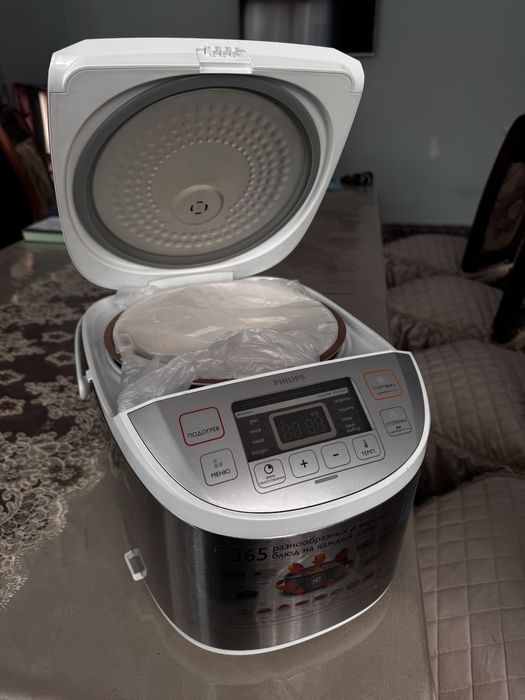 Продаю мультиварку Philips HD3136/03