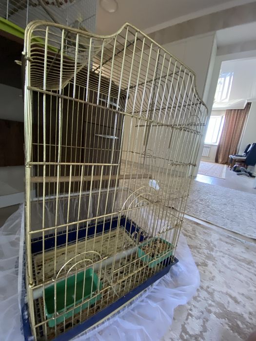 Продам клетку для попугаев
