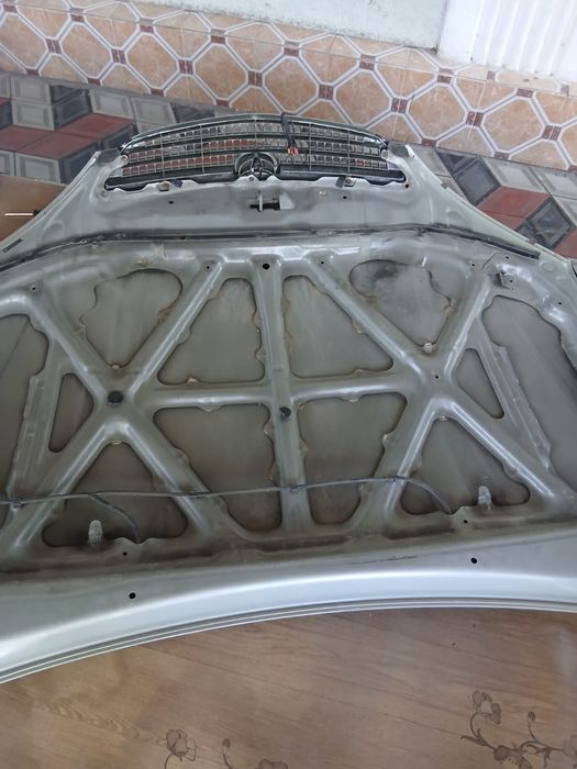 Капот на Камри 30 оригинал