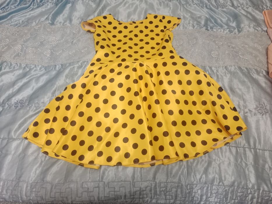 Детские платья продам