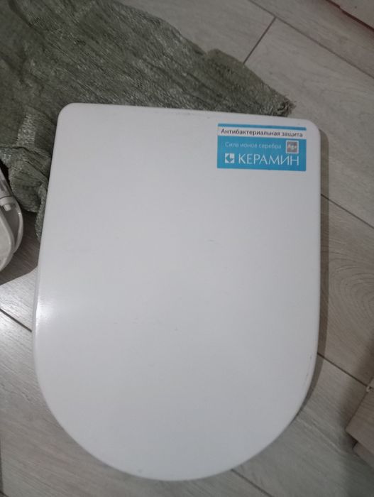 Продам унитазные крышки