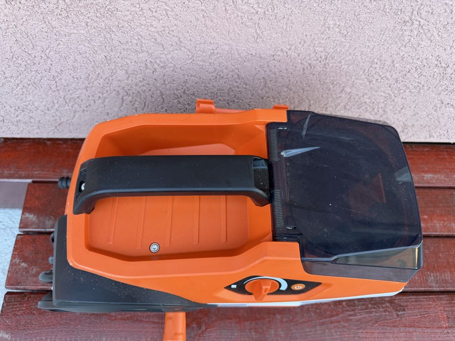 Stihl spalator cu presiune pe acumulator