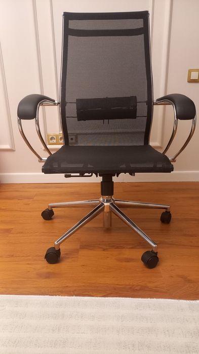 Кресло рабочей для офиса или  для дома