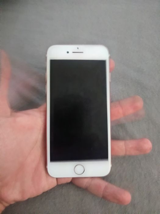 Vând iPhone 7 că nou