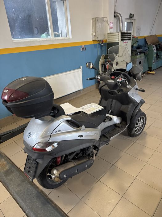 Piaggio mp3 Touring LT 400cc Triciclu categoria B an 2009
