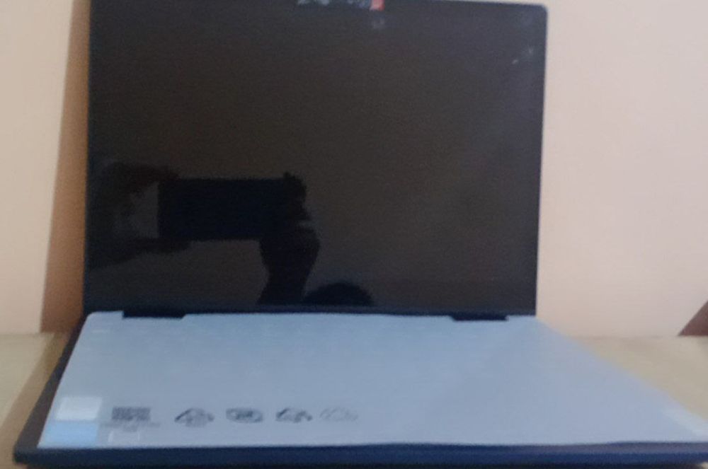 Lenova notbook sotiladi yangi faqat eski madel 2 ta bor yaponiya maxsu