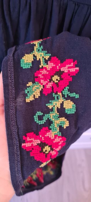 Vând rochie model traditional