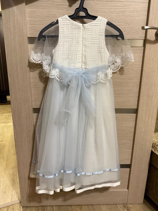 Продам платье для девочки