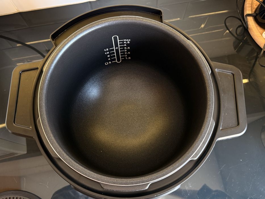 Продавам Мултикукър Tefal Turbo Cuisine & Fry 2-в-1 (7.6L)