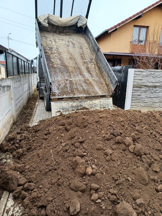 Transport basculabil: nisip sort moloz balastru piatra concasata paman