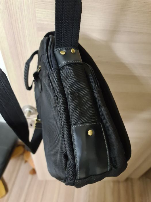 Мъжка чанта за през рамо