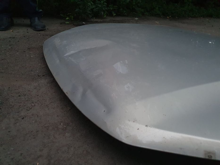 Продам капот веста