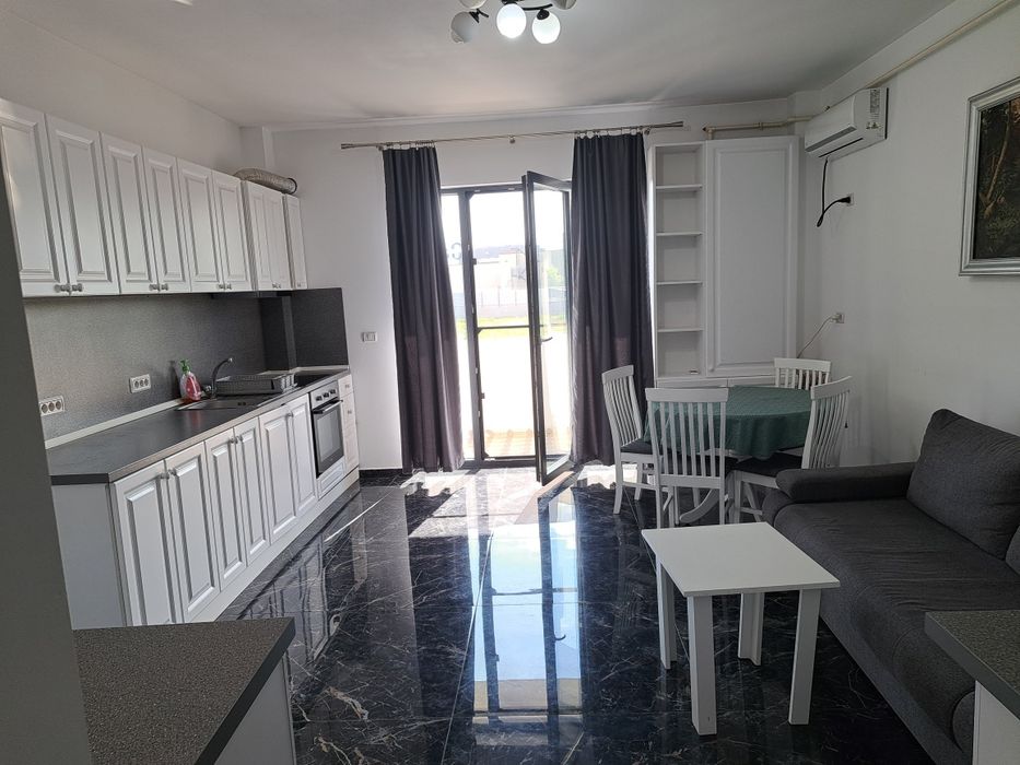 Închiriez apartament 3 camere  ,  loc de parcare inclus , in  zona AFI