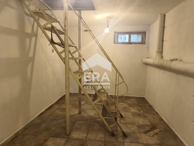 Дава се под наем Магазин в Варна, Колхозен пазар - 55 кв.м за 459 € - Снимка #4