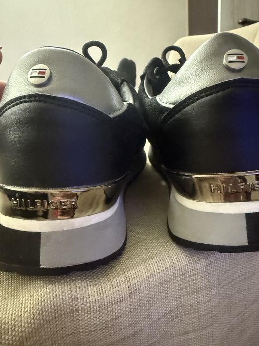 Дамски оригинални Сникърси Tommy Hilfiger