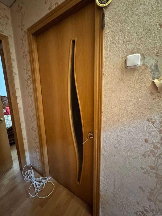 Двери межкомнатные, б/у