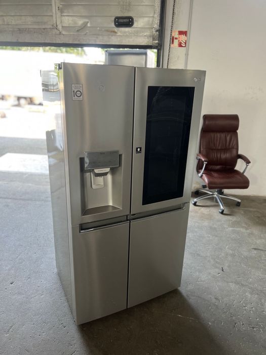 Frigider side by side LG Instaview