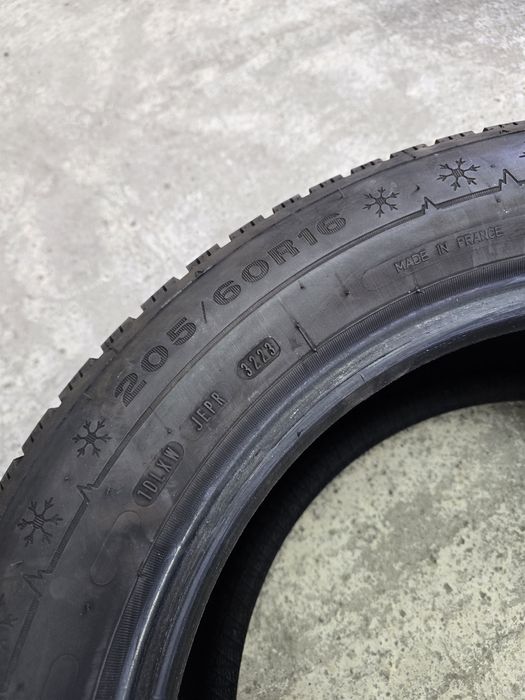 1 Брой Гума 205/60/16 Dunlop 8,5mm 23dot