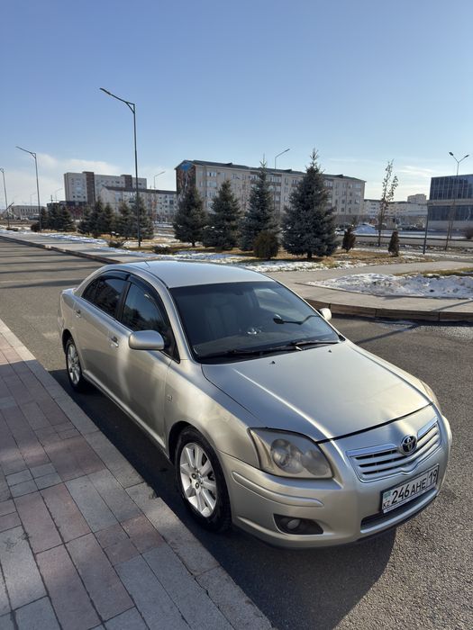 Срочно продам машмну toyota avensis
