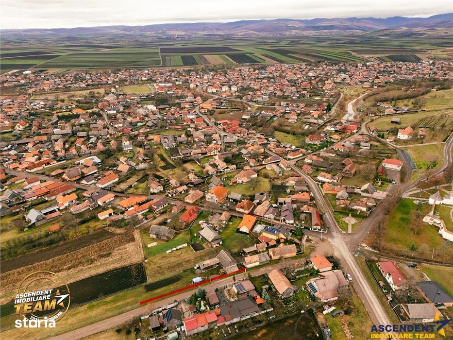 Teren roditor de peste 1.000mp cu casa traditionala, Sanzaieni, Covasn