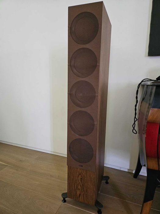 Boxe KEF - R11  Walnut