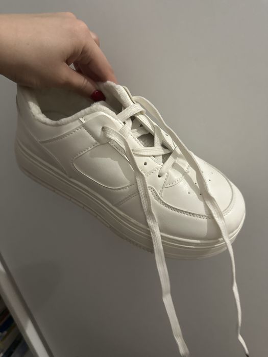 теплые кроссовки