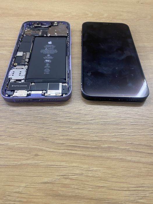 Корпус и iPhone 12 Перфектни-За части