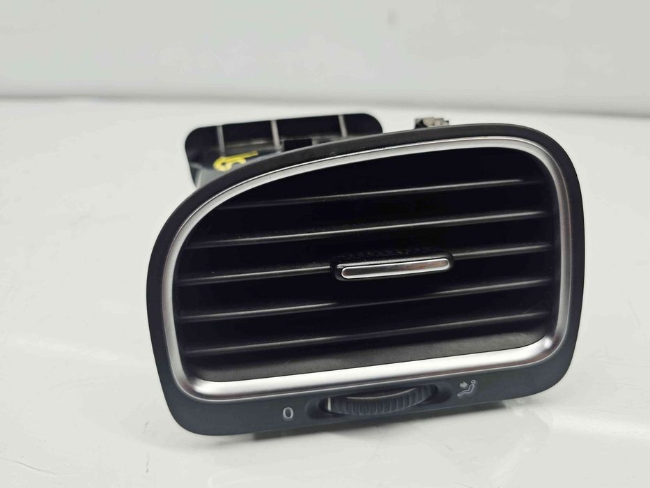 Grila aerisire stanga Volkswagen Golf 6 (5K1) [Fabr 2009-2013] 5K0819