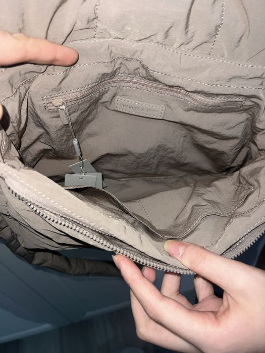 Продаю оригинальные сумки от бренда “Charles & Keith”