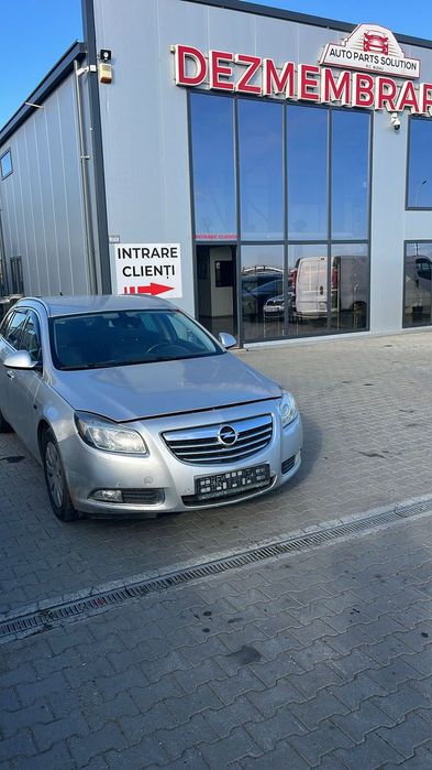 Dezmembram Opel Insignia 2.0 diesel din 2011