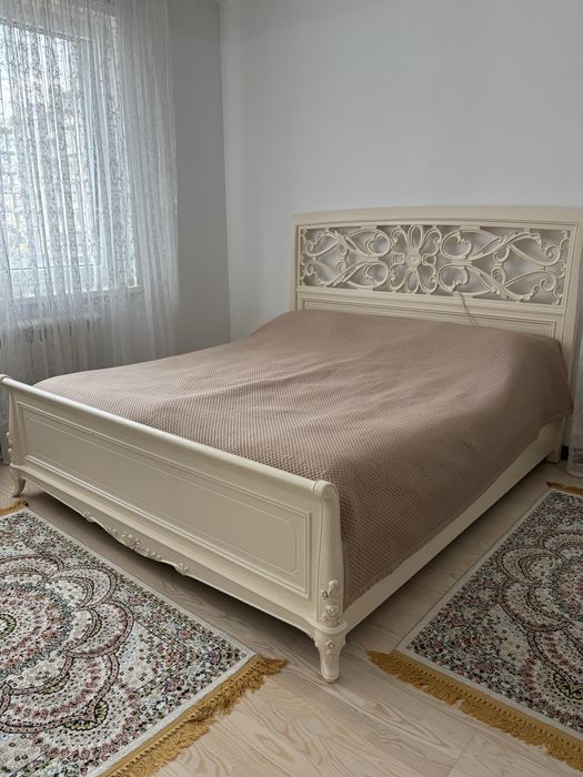 Продам кровать и туалетный столик