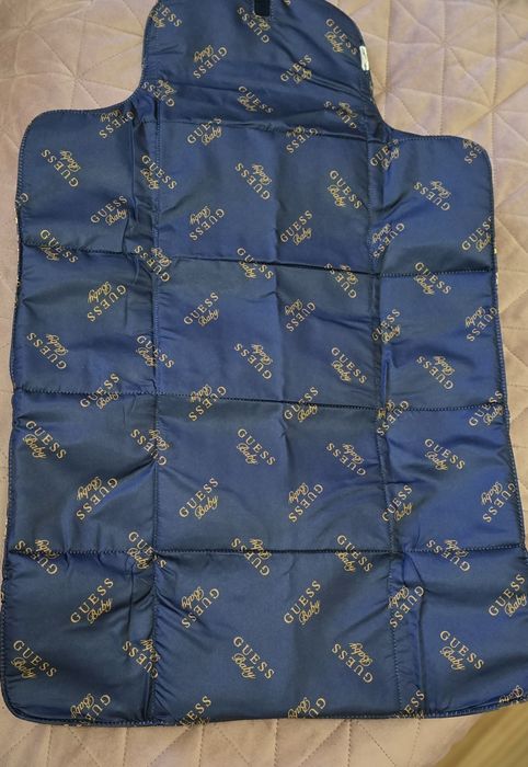 Подложка за повиване Guess Baby