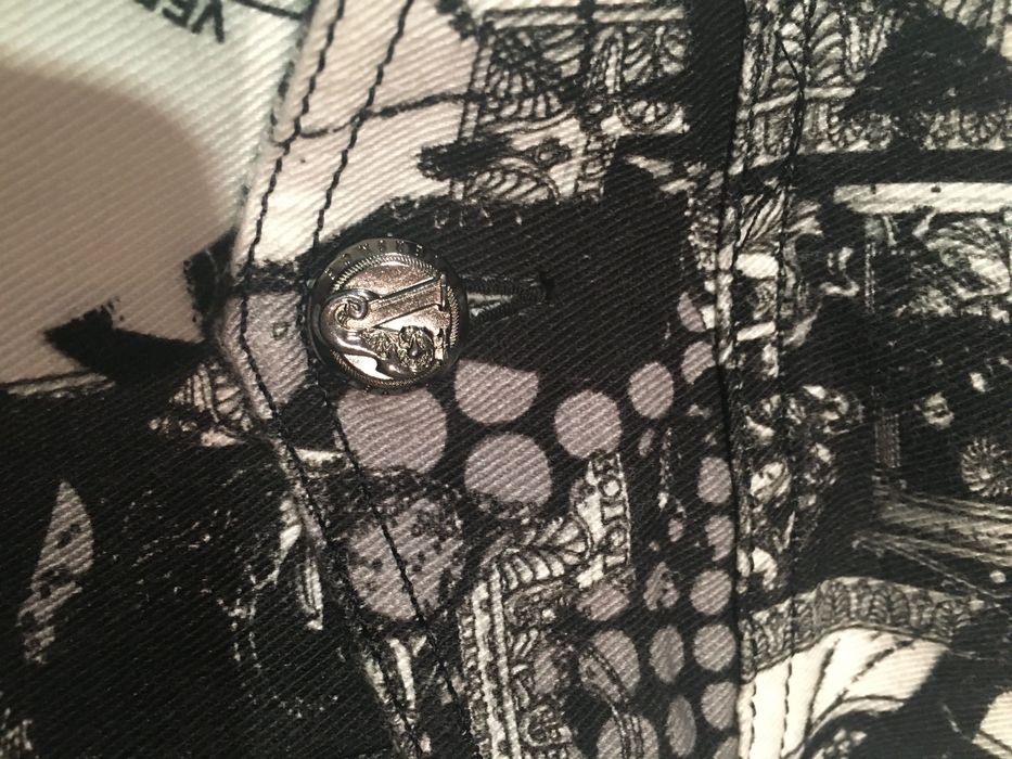 Versace яке ново