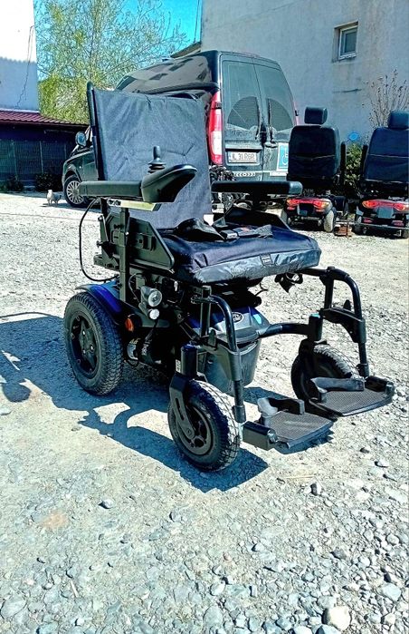 Carut electric Quickie pentru persoane cu dizabilități sau handicap  6 km/h