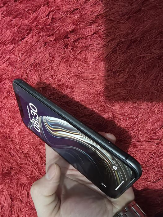 -Iphone 11, Black, 128Gb, 4Ram, Bat 100%, stare foarte buna-semne usoa