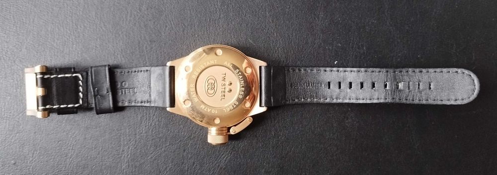 Продавам TW Steel Watch CEO Canteen 45MM Rose Gold CE1021