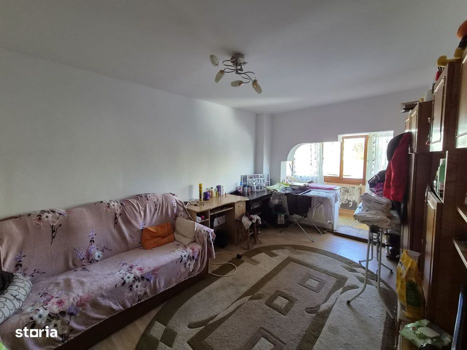 Apartament cu 2 camere de vânzare în Curtea de Argeș.