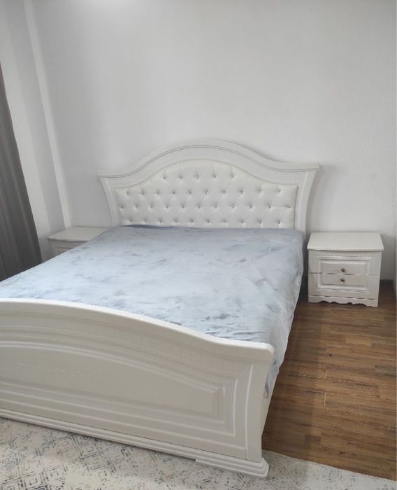 Продается спальный гарнитур