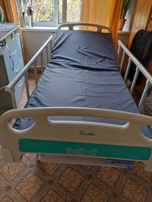 Кровать медицинская