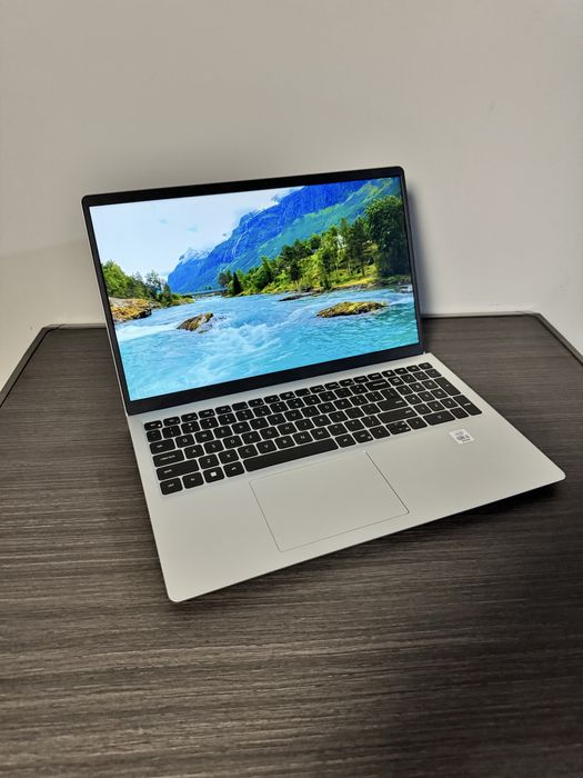 Dell inspiron 15 3511 SSD256gb opirativka 8gb DDR4