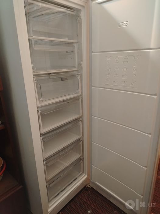 Продаётся морозилка INDESIT