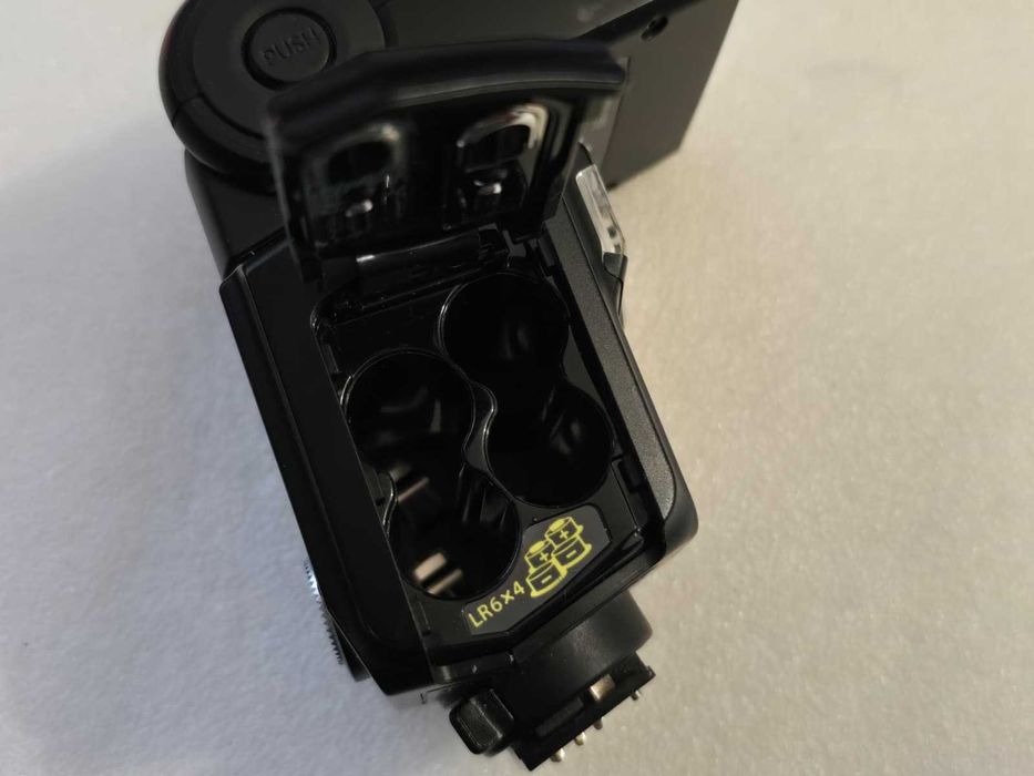 Blit Olympus FL-600R Electronic Flash, Wireless RC, LED 12mm