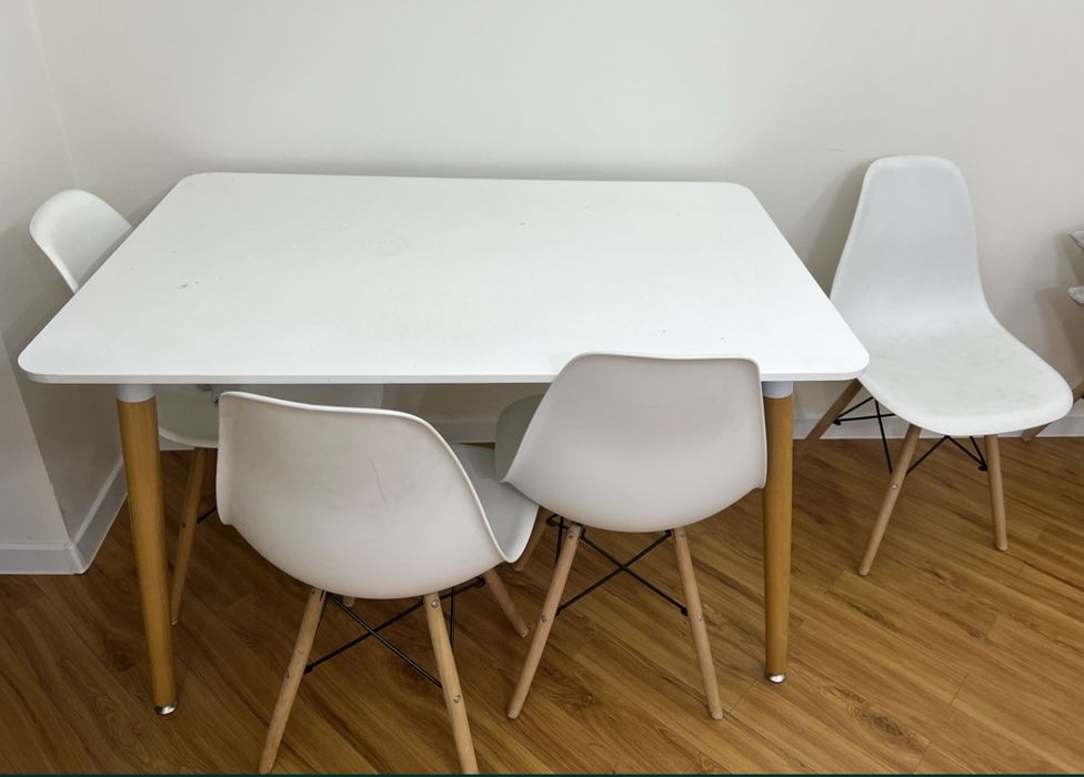 Продам стол и 6 стульев