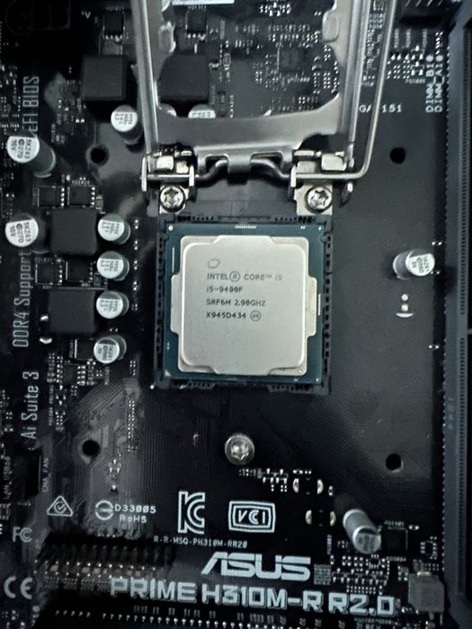 Vând i5 9400f nou