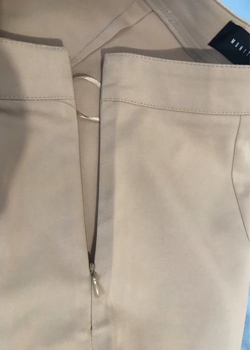 Къса пола с  декоративни копчета, MOHITO, N 40