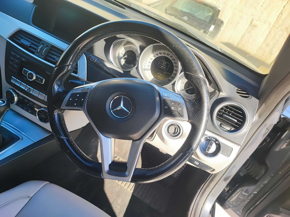 Мерцедес C 220 CDI 170 коня W204 спорт купе На Части